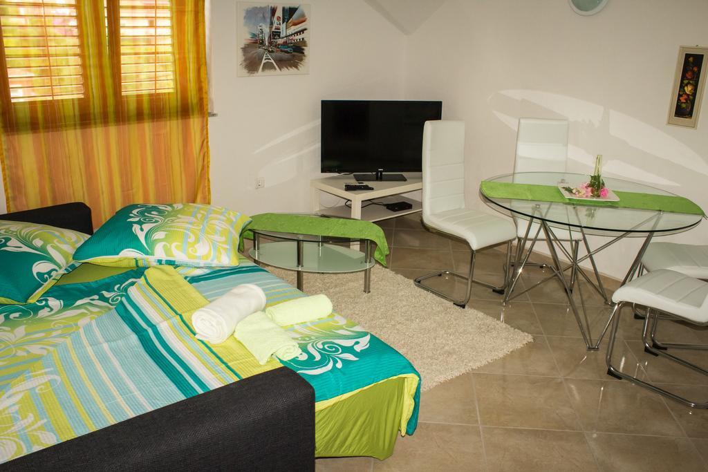 Vasto Apartments Kastela Room photo
